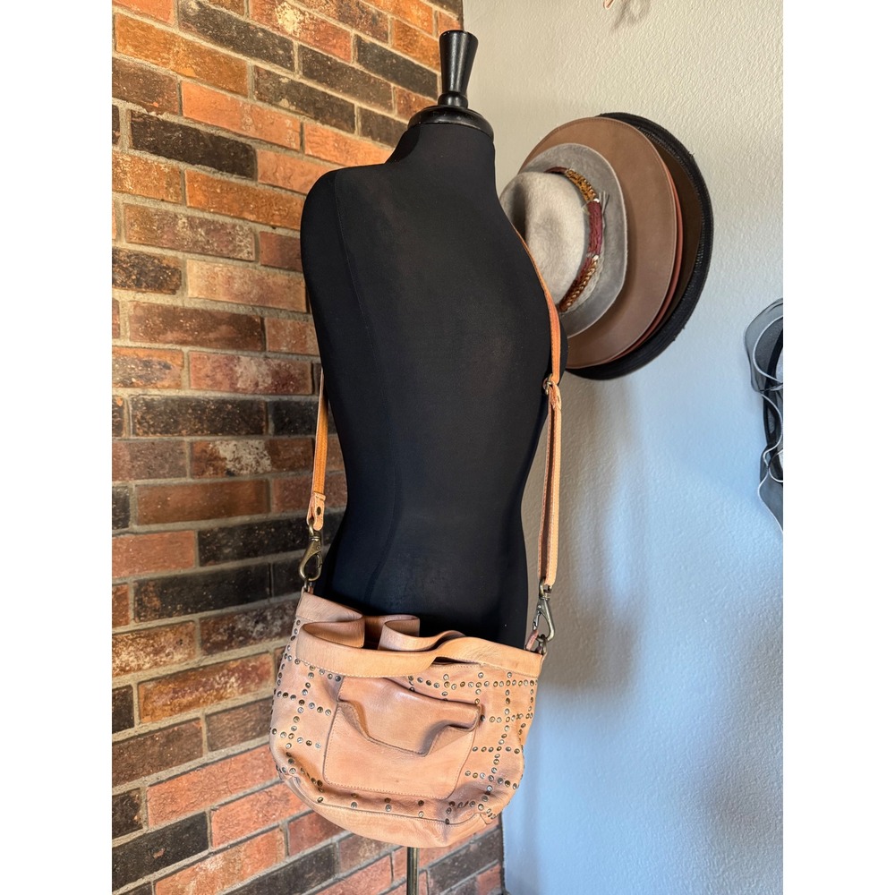 Latico NJ USA Tan Leather Studded Crossbody Bag Front Pocket Boho Handbag‎